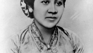 COLLECTIE TROPENMUSEUM Portret van Raden Ajeng Kartini