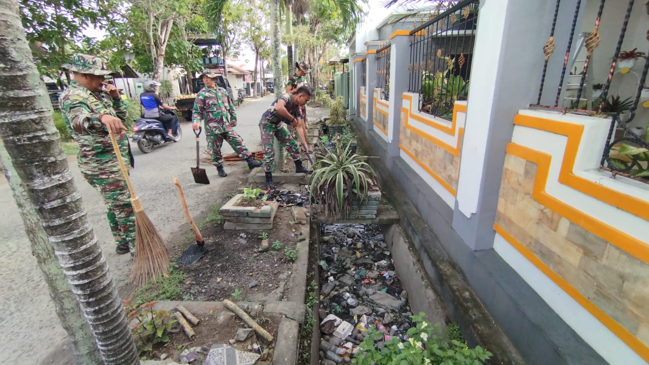 Pembersihan saluran oleh TNI