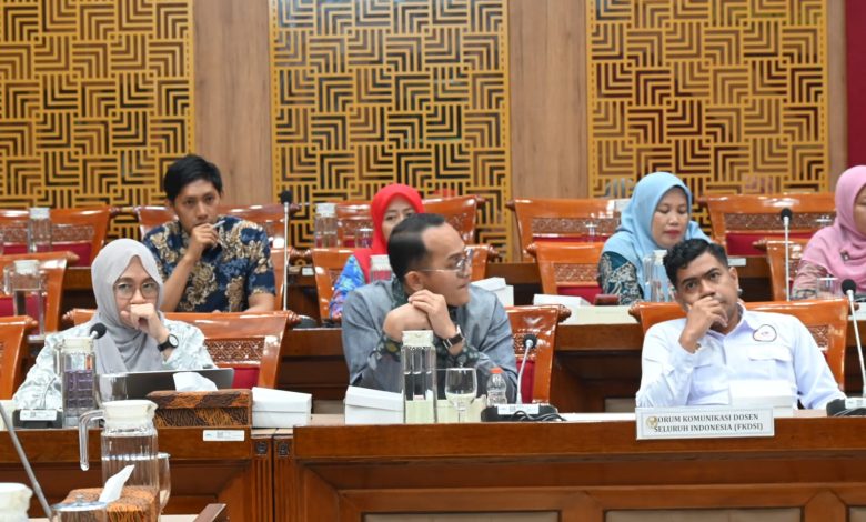 Forum Komunikasi Dosen Seluruh Indonesia di RDPU DRP RI